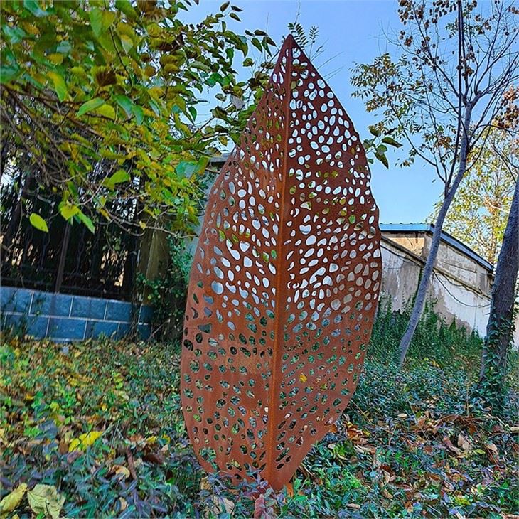 Patio Decor Steel Sculpture