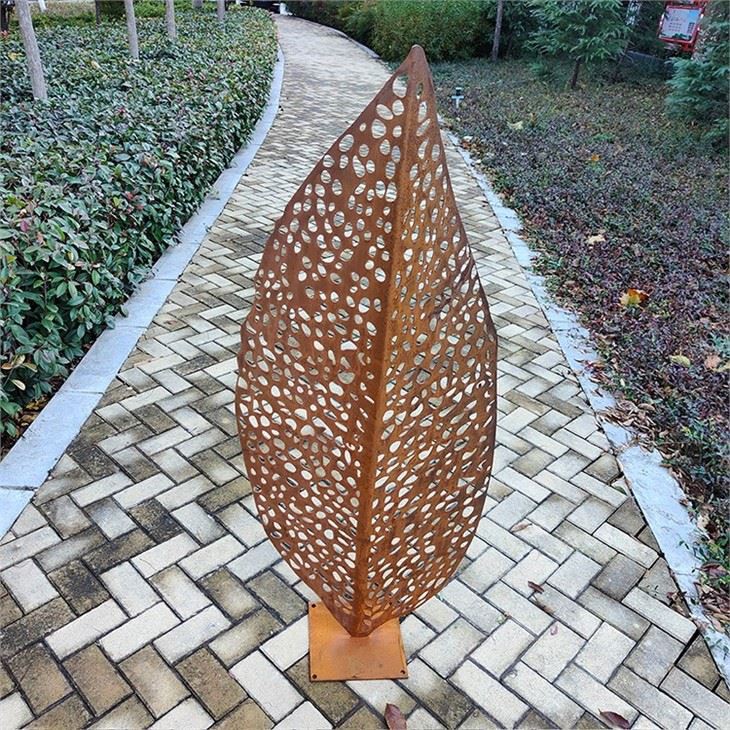Patio Decor Steel Sculpture