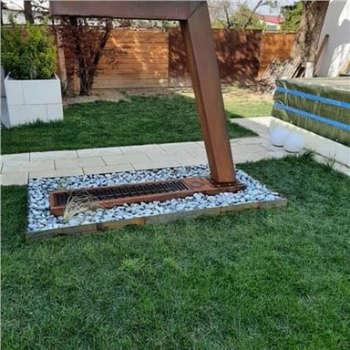 Springbrunnentor im Hinterhof