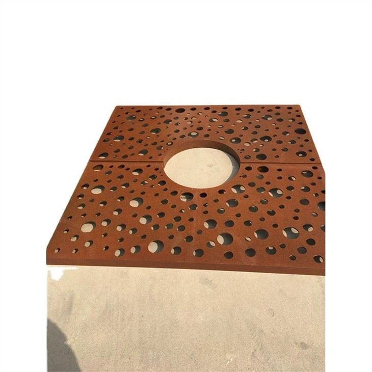 Littera Tree Grate