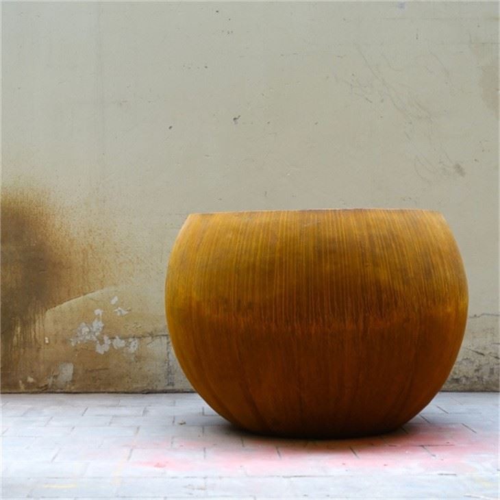 Moderne stilvolle quadratische Blumentöpfe aus Metall