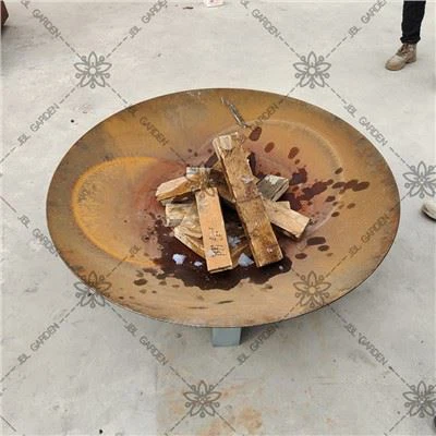 Outdoor-Garten-Feuerstelle aus Metall