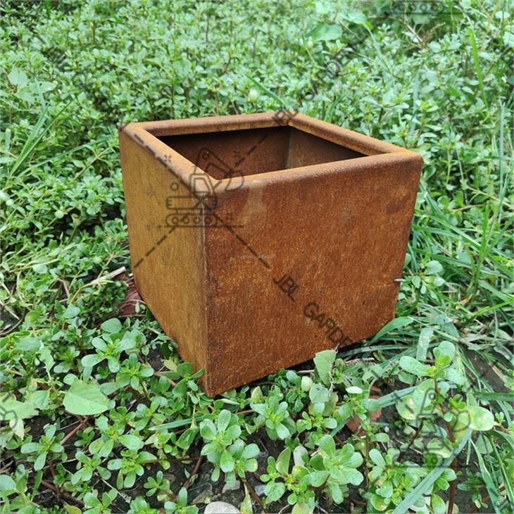 Veradek Outdoor Planter