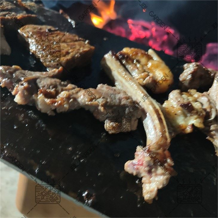 Grill aus Holz