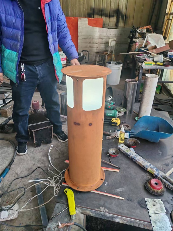 Corten Steel Cylindrical Lamp