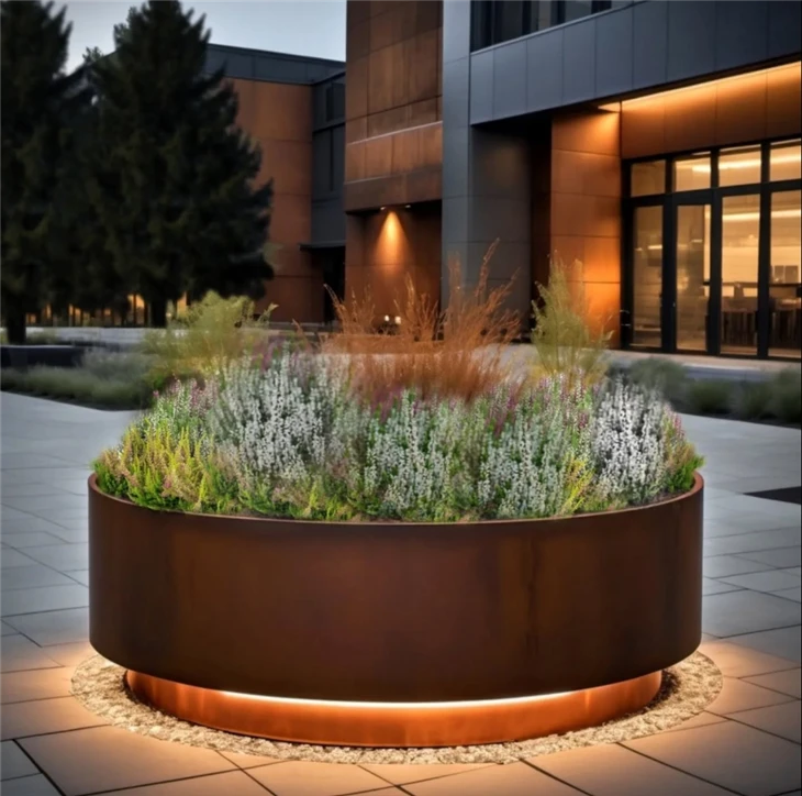 Metal Oblong Rusty Planters